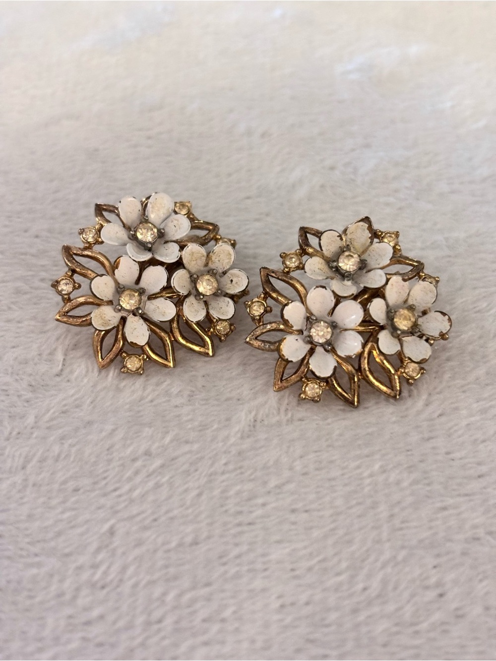 Vintage Signed Trifari White Enamel Rhinestone Floral Clip On Earrings